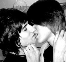 emo kissing pictures