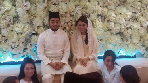 Sekitar momen bahagia Sharifah Sakinah di majlis pertunanganya  (5 gambar) 