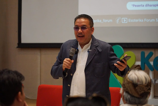 Teori Denny JA: Transformasi Agama di Era AI