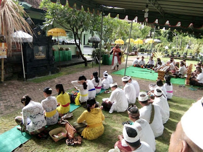 Pujawali Pura Ksatria Raksa Bhuana Korem 163/Wirasatya Digelar Sederhana