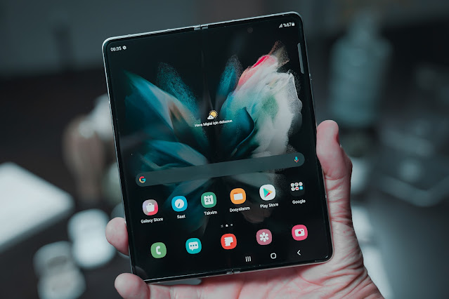 Android 13 is now available for the Samsung Galaxy Z Fold 3.