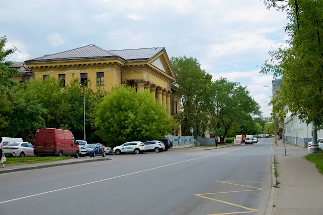 1-й Варшавский проезд, бывший Дом культуры Мосрыбокомбината (построен в 1958 году)