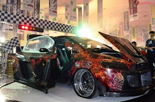 Contoh Modifikasi keren dan extreme Mobil Honda Jazz Tuning Contest Terbaru