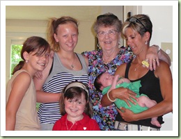 Kelsey, Kylie, Reagan, Great Gma, Lisa & Ryleigh