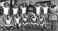 Sports Réunis de COLMAR - Colmar, Alsacia, Francia - Temporada 1947-48 - Demuth, Teissonnier, Linkenheld, Créteur, Wawkzyniak, Deckert, Nicolas (entrenador); Batistella, Zopp, Gérard, Jérusalem y Marczewski - El SR Colmar fue campeón de la 2ª categoría de fútbol en Francia y subió al Campeonato Nacional