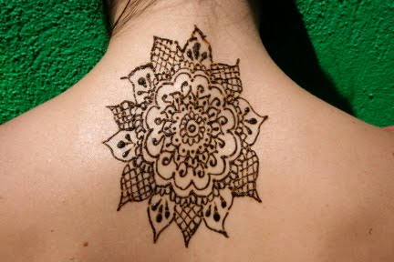 Choose heavy colors for your henna tattoo if you want it to last longer