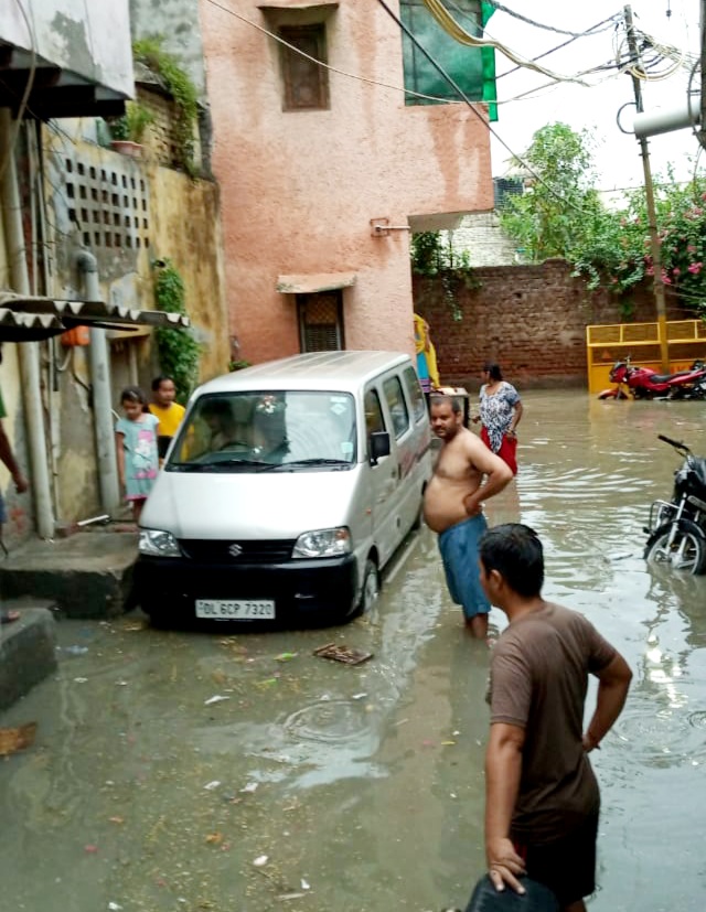 दिल्ली जल बोर्ड का बुरा हाल थोड़ी सी बारिश में बढी दिल्ली की परेशानी