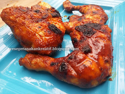 Adapun cara meracik bumbu yang istimewa menciptakan ayam bakar pun kian enak dan menyerap Resep Ayam Bakar Kecap Bumbu Pedas Untuk Menu Tahun Baru 2018