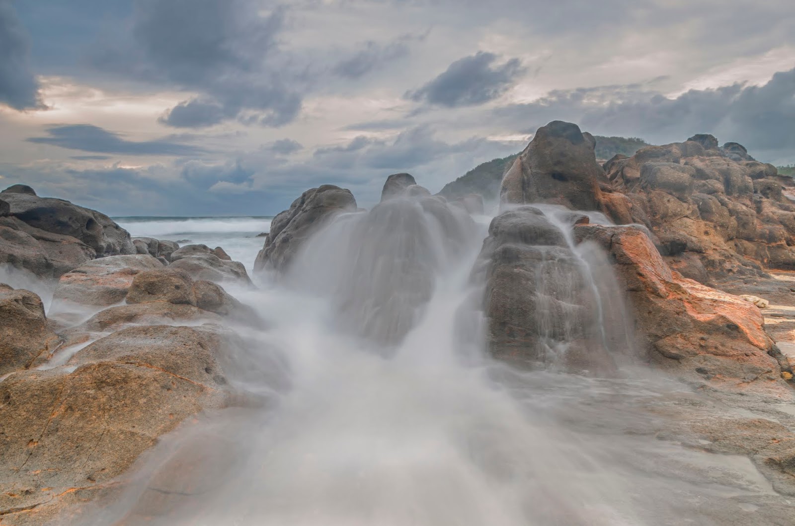 Pantai Wediombo Gunung Kidul Jogja SEPASANGCARRIER