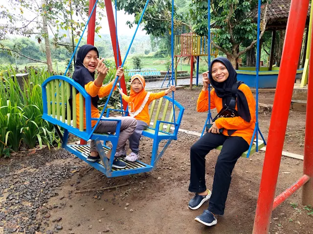 Mengeksplorasi Taman Botani Sukorambi