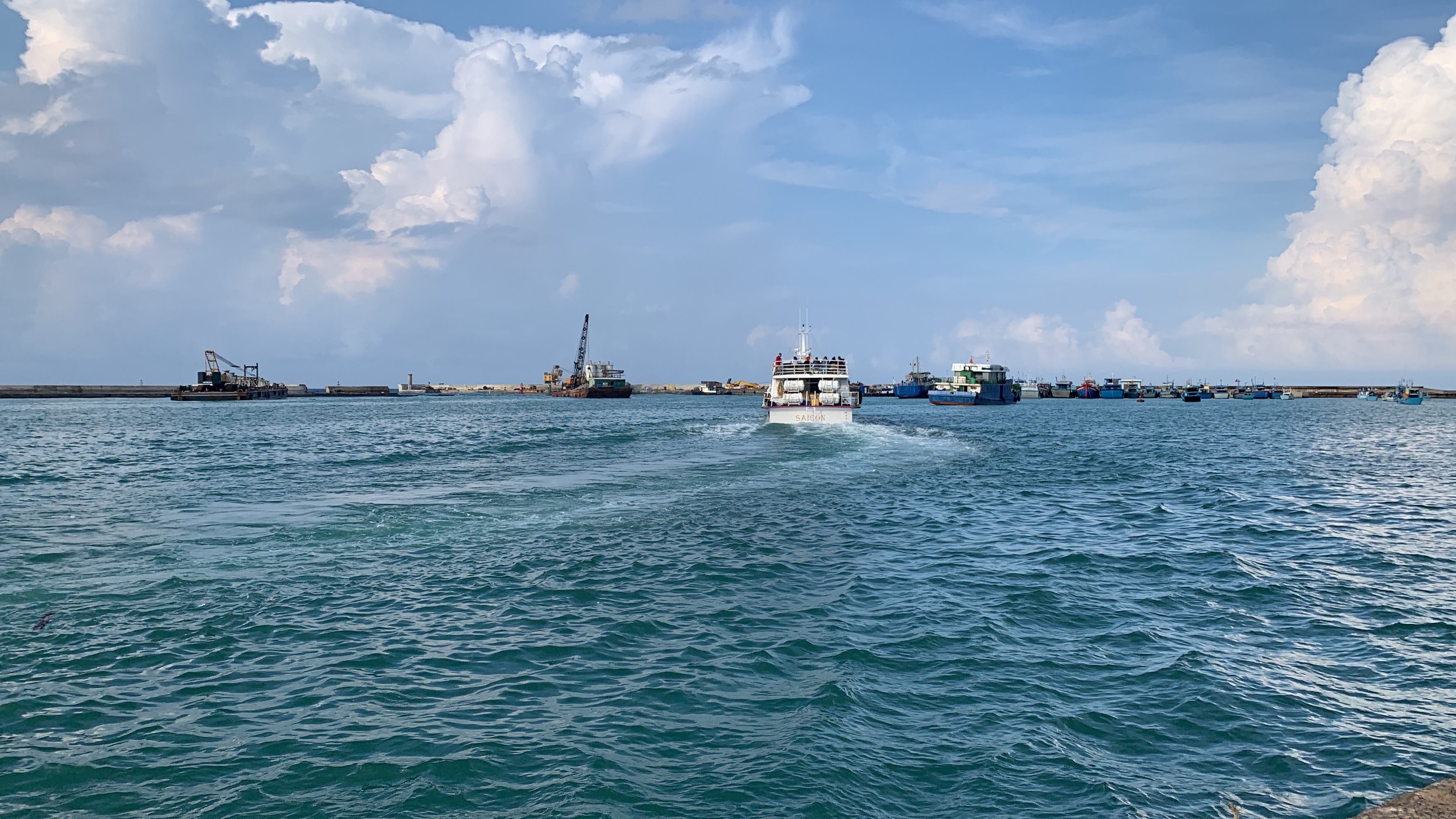 Tàu cao tốc Superdong Phú Quý