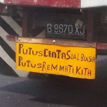 variasi tulisan di bak truk yang unik dan lucu