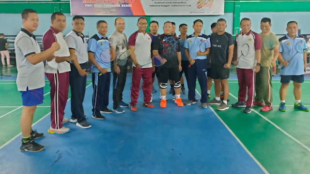 Polri dan TNI Berpasangan Dalam Turnamen Eksibisi Kapolda Cup NTB 2022 Hari Bhayangjara ke-76