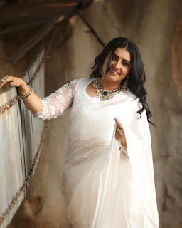 Actress Sujitha Dhanush Elegant Looks in saree Pics
