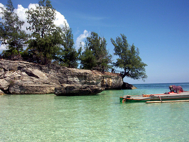 Menikmati Alam Laut Pulau Liang Kareta