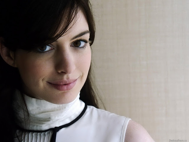 Anne Hathaway HD Wallpapers Free Download