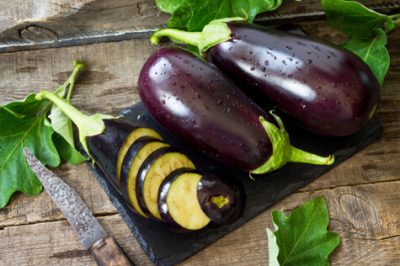 BENGALI BEGUN BHAJA | BENGALI STYLE DEEP FRIED EGGPLANT 