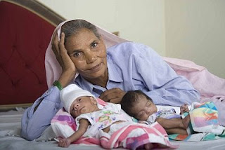 oldestmum  05 Nenek 70 Tahun Lahirkan Bayi Kembar