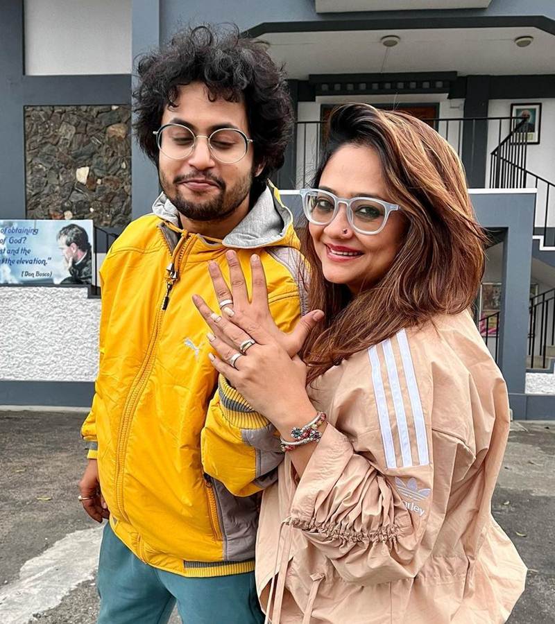 Actress Rupanjana Mitra got engaged to her boyfriend Ratool Mukherjee