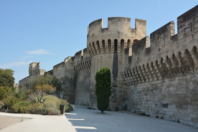 Avignon wall