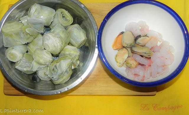 alcachofas, gambas y mejillones