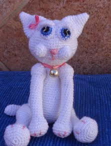 http://ainoslabores.blogspot.de/2013/12/gato-de-ojos-mimosos.html