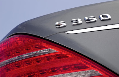 2012 Mercedes-Benz S350 BlueTEC 4MATICTaillight and Emblem