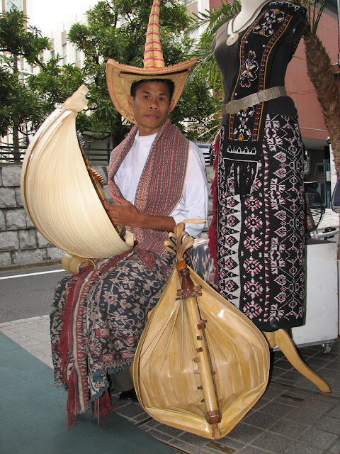 alat musik harmonis sasando di Indonesia