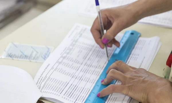 Προσκόμισε ψευδή ιατρική βεβαίωση για να γλυτώσει την εφορευτική επιτροπή και «έκαψε» και την γιατρό