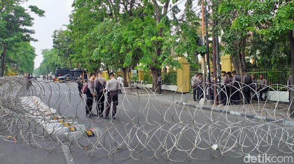 Jalan Depan PN Surabaya Ditutup Jelang Sidang Vonis Gus Nur