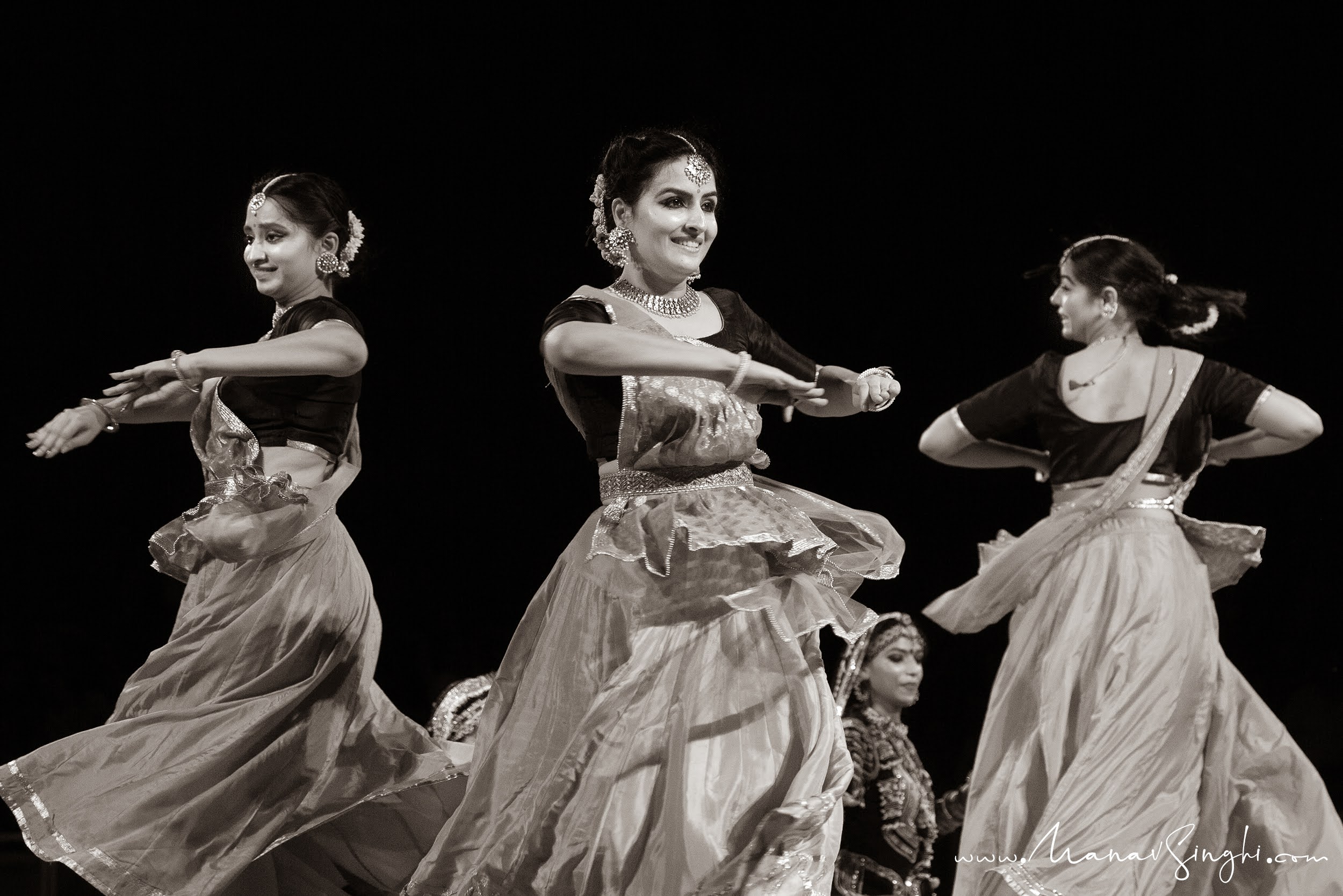 Kathak and Kalbelia Dance Fusion by Meha jha Kasliwal “Rangrez”