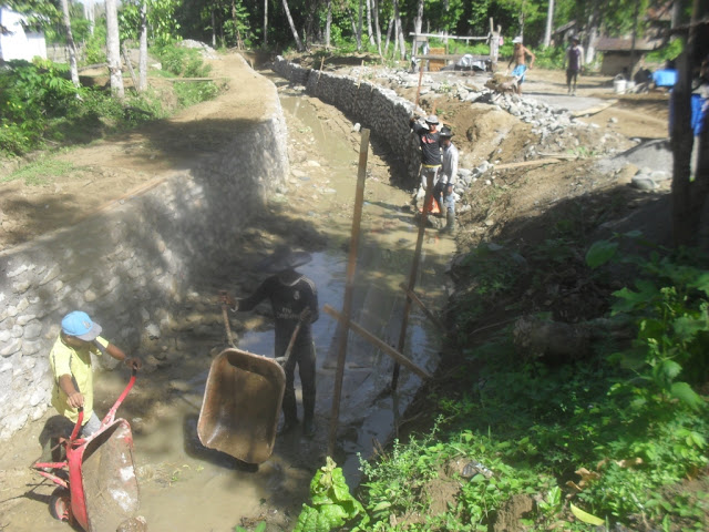 Pembangunan Talud Penahan Tanah Pada Anak Sungai 