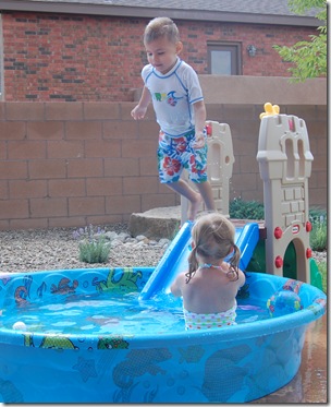 Owen & Liv Pool Day 006