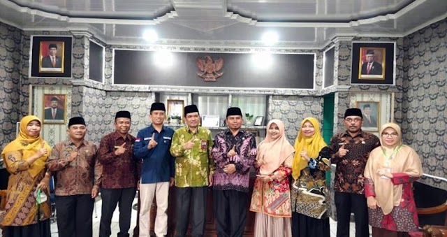 Kakanwil Kemenag Sumbar H. Helmi Apresiasi Kemajuan MTsN 1 Kota Padang