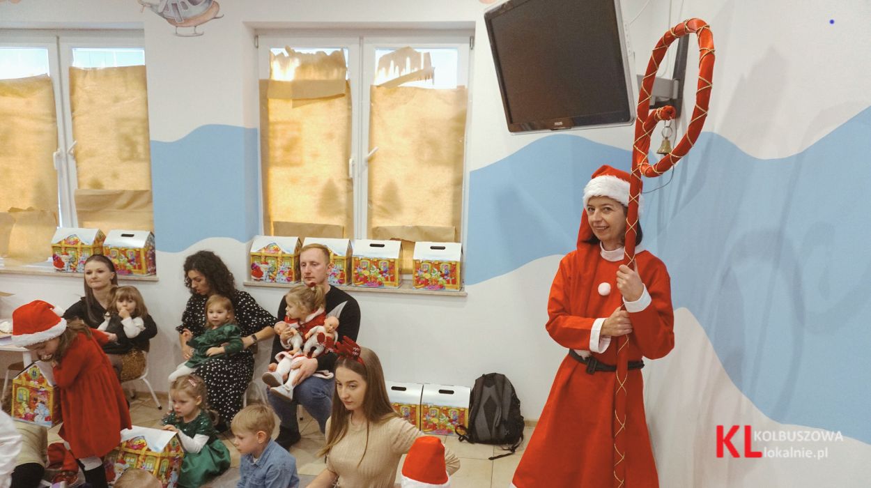 Mikołaj w przedszkolu "Happy Kids" - zdjęcie nr 4. 