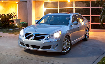 2011 Hyundai Equus Front Side View