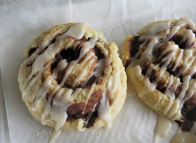 Mom's Cinnamon Rolls (small batch)