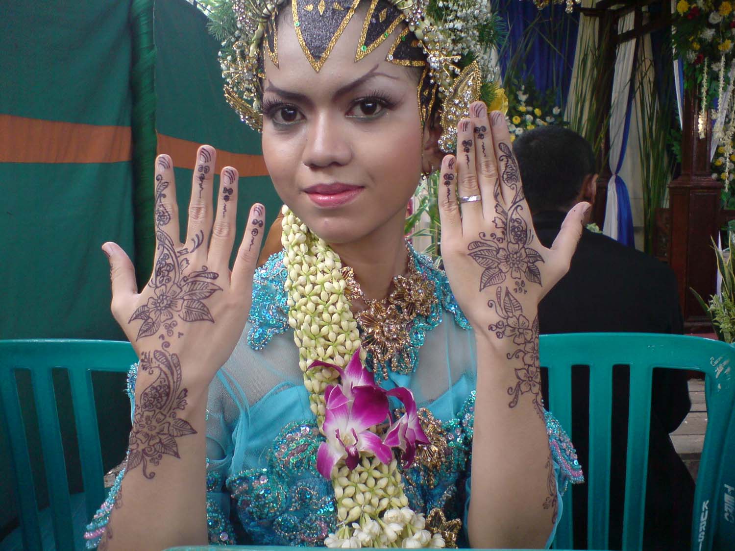 Bridal with Hand Henna Tattoos