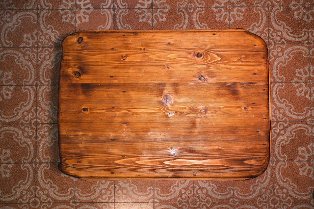 Tavolino fatto da una porta