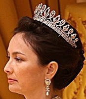 diamond tiara queen bainun perak malaysia zara salim