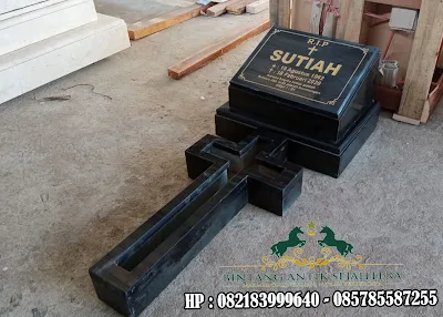 Makam Salib Mewah