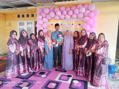 Ibu Bazali dari Masjid 1000 Dinar menghadiri syukuran kelahiran Askaira Kalisa Putri di Rusunawa Sekayu