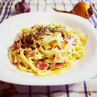 http://cookplease.blogspot.com/2013/11/tagliatelle-z-szynka-szwarcwaldzka-i.html