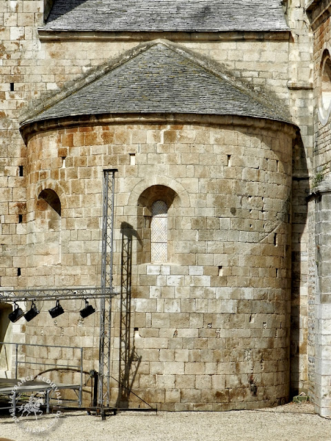 CAUNES-MINERVOIS (11) - Abbatiale Saint-Pierre et Saint-Paul (Extérieur)