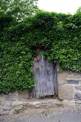 Photo de belles portes et fenêtres d'Auvergne