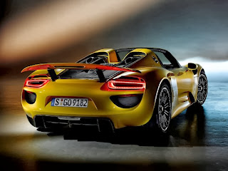 2014-Porsche-918-Spyder-Pictures