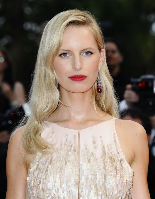 Karolina Kurkova 2011 Red Carpet Pictures Gallery