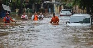 contoh menyusun percakapan berdasarkan gambar