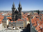 Praga è un luogo di vacanza ideale anche per i giovani, vista la tradizione . (cattedrale di praga)