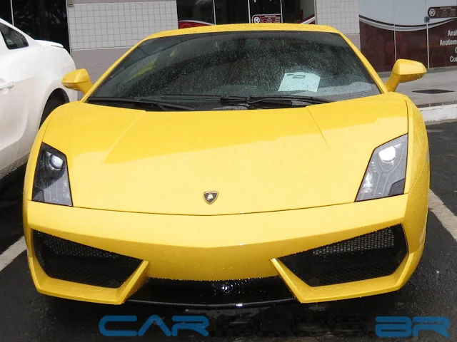 Yellow Lamborghini Gallardo LP560-4